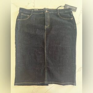 NWT FASHION2LOVE DARK DENIM STRETCHY PENCIL SKIRT SIZE 2xl
